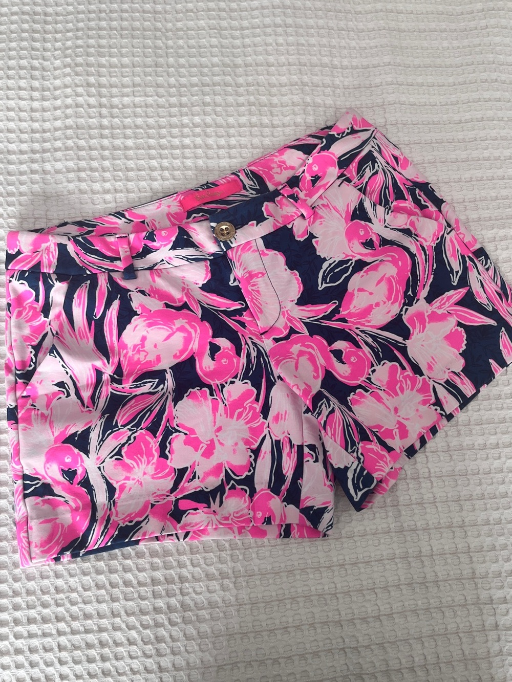 Lilly Pulitzer FLAMINGLE Navy and Hot Pink Floral STRETCH CALLAHAN Shorts Size 2